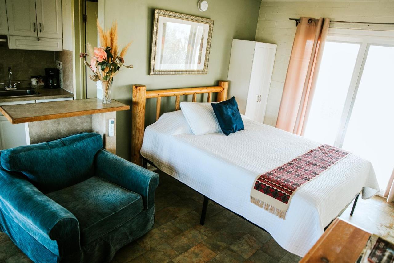 Hilltop Tavern And Inn Apple Valley Ngoại thất bức ảnh